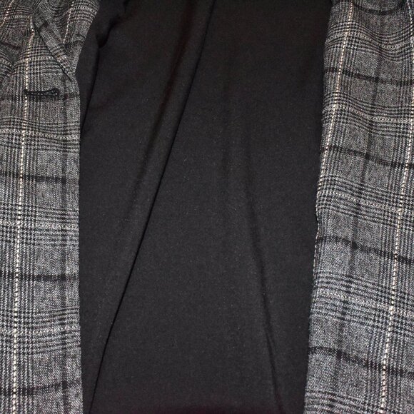 Tahari Relax Fit Grey Black Plaid Blazer Jacket Size 12 - Picture 10 of 14